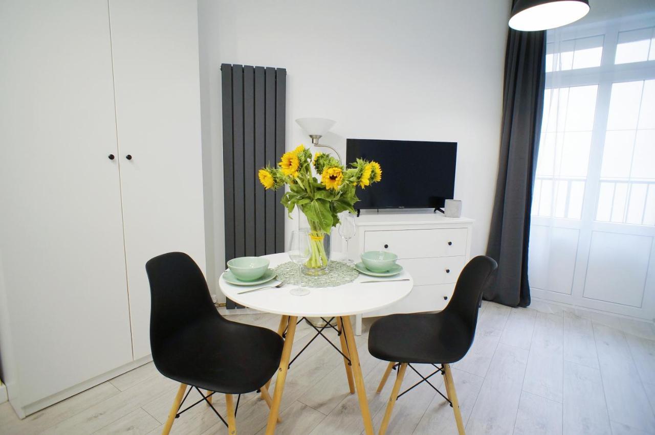Modern Apartment In The City Center 카토비체 외부 사진
