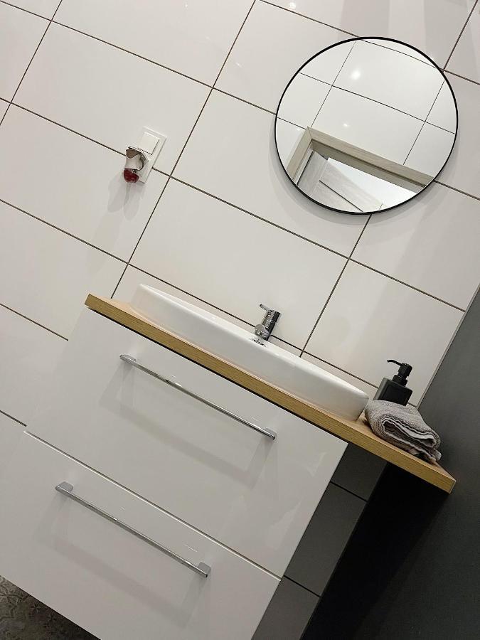 Modern Apartment In The City Center 카토비체 외부 사진
